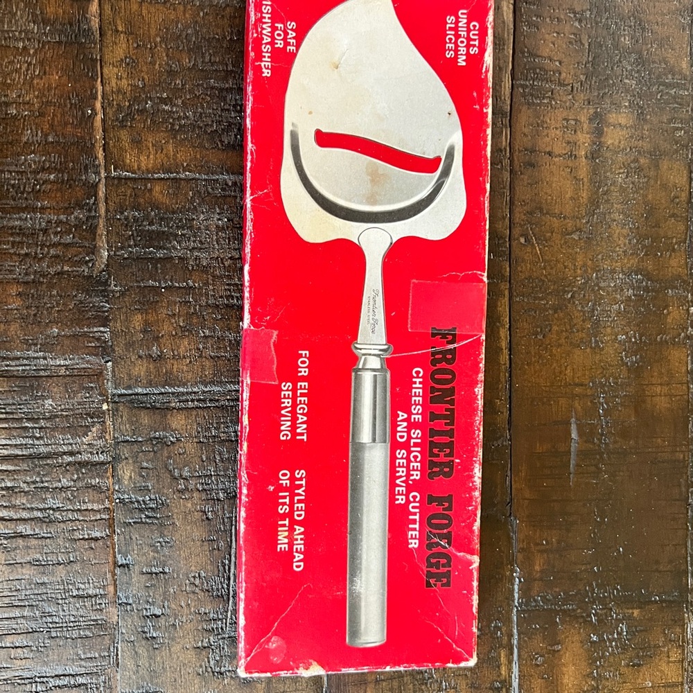VINTAGE FRONTIER FORGE CHEESE SLICER & SERVER